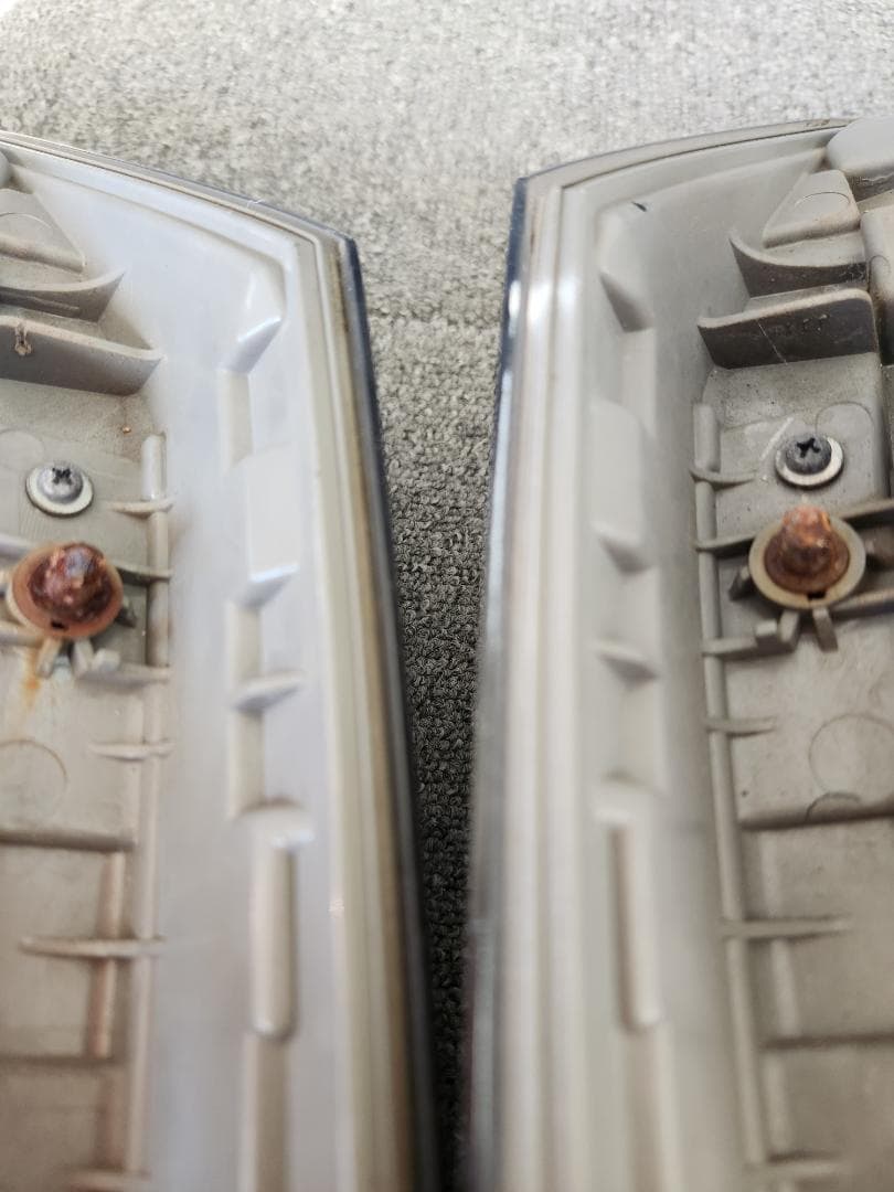 ヴォクシーZRR70　テールランプセット