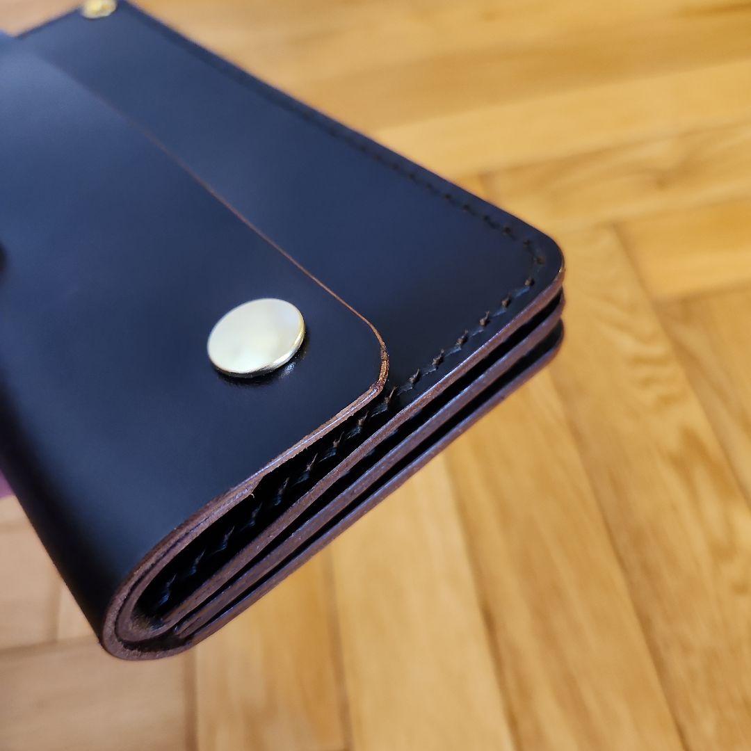 トラッカーウォレット　ブラック　茶芯　ホースバッド　新喜皮革