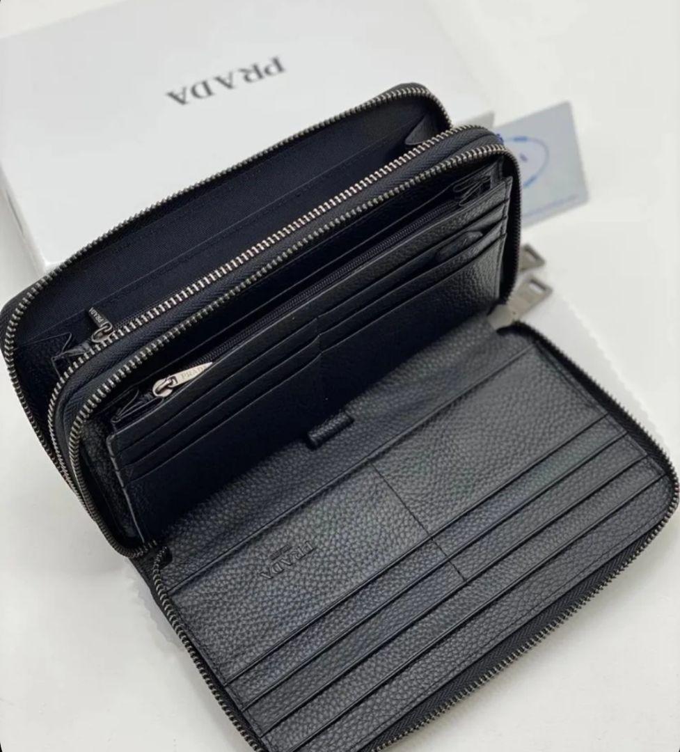 プラダウォレット