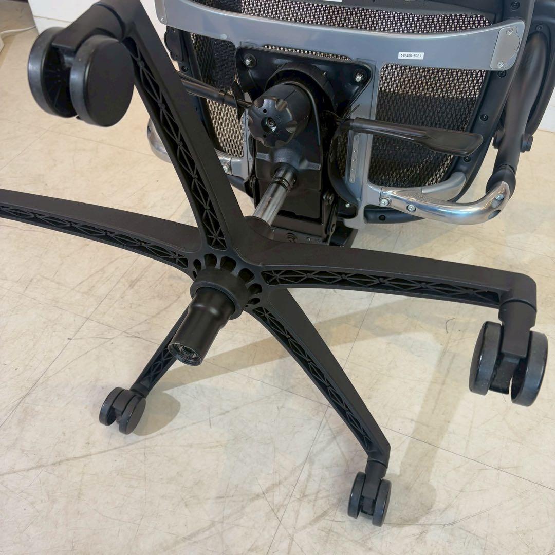 エンジョイ Ergohumanエルゴヒューマン 肘付きオフィスチェア　2/3