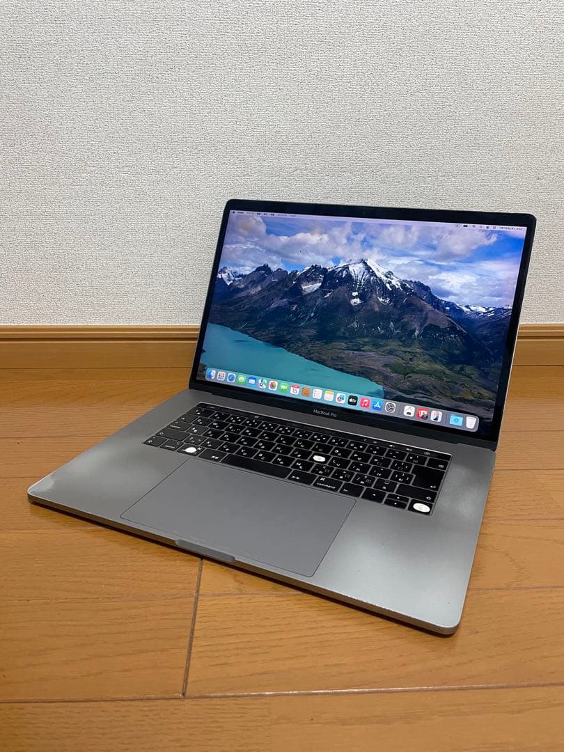 MacBook Pro 2018 15インチ i7 512GB