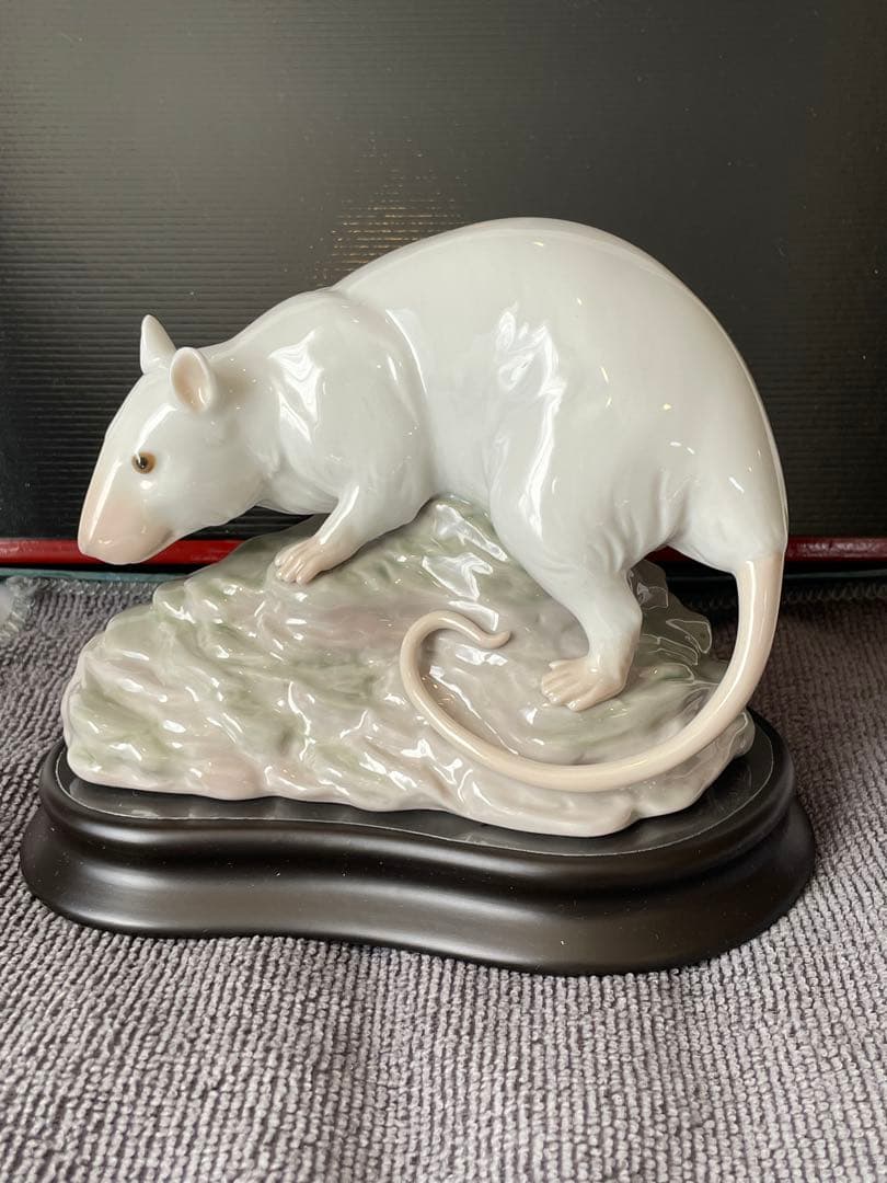 リヤドロ（LLADRÓ）8289 十二支シリーズの　子（ねずみ） /