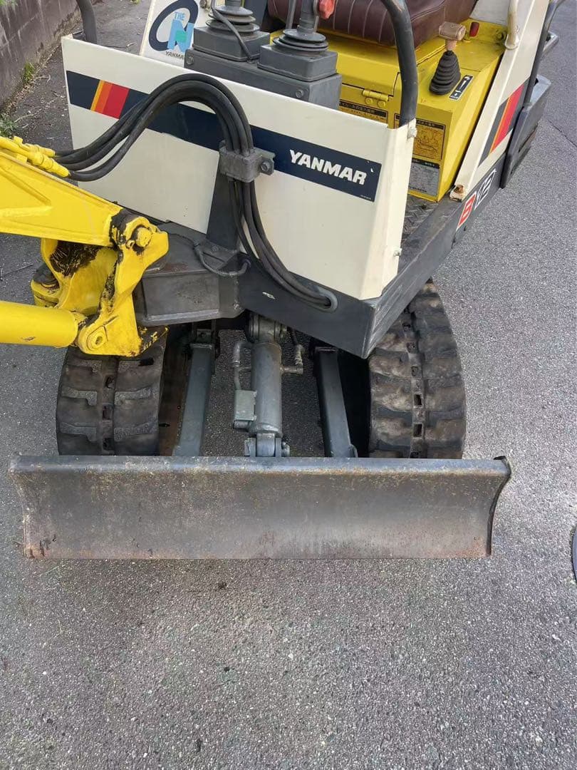 ヤンマー B12 ミニユンボ 横旋回 ライト点灯確認済 油圧ショベル 中古
