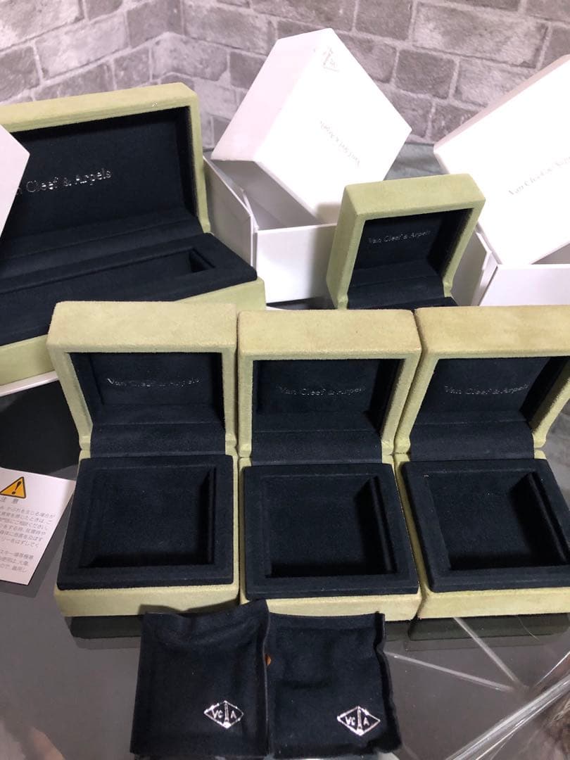 ヴァンクリーフ＆アーペル　アクセサリーケース　ピアスケース　ブレスレットケース等