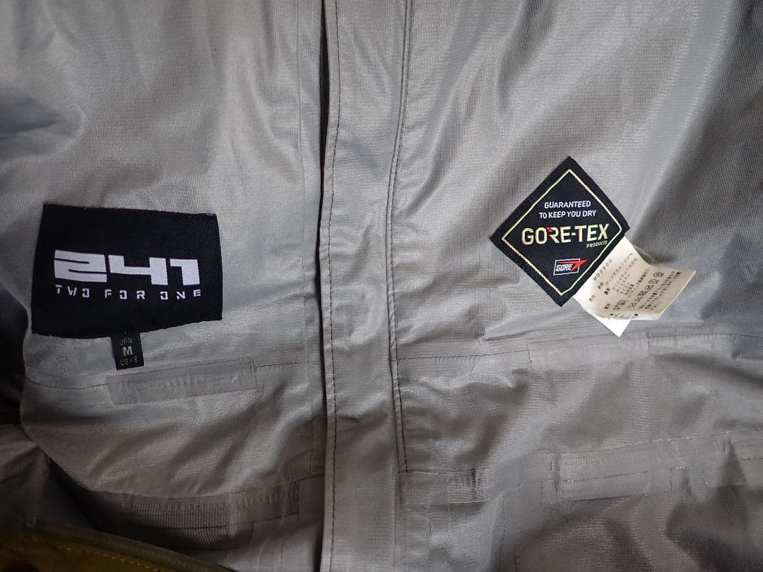 トゥーフォーワン 241 ゴアテック　ビブパンツ　M　オリーブグリーン系
