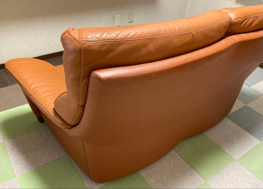 カリモク　ブラウンレザー 2人掛けソファ