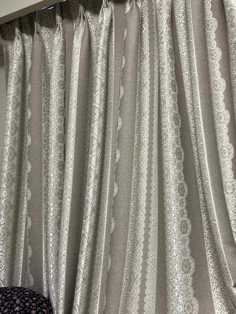 ドレープカーテン　ベージュ　遮光2級