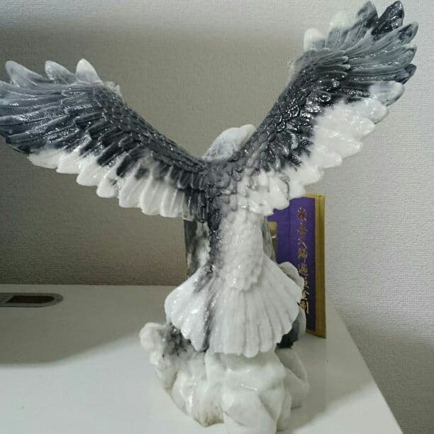 天然大理石オブジェ【鷹】ベトナムダナン マーブルマウンテン産