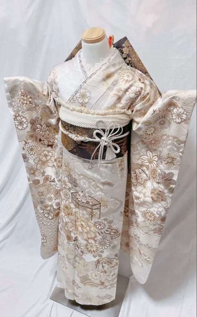 みどり 振袖 クリーム色と金色の花柄 成人式 振袖7点セット