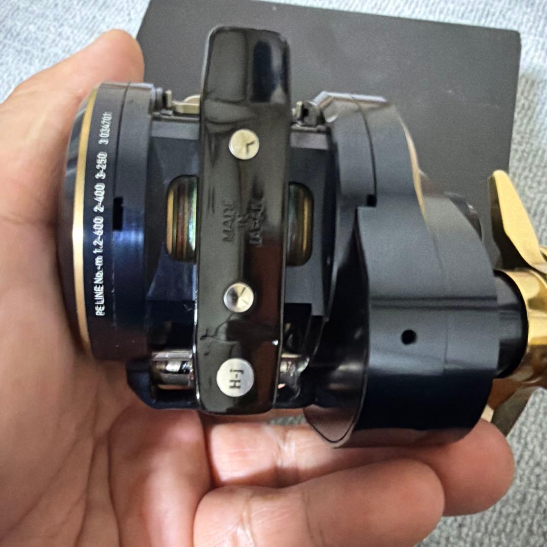 （値段交渉可）中古美品　ダイワの21ソルティガIC300