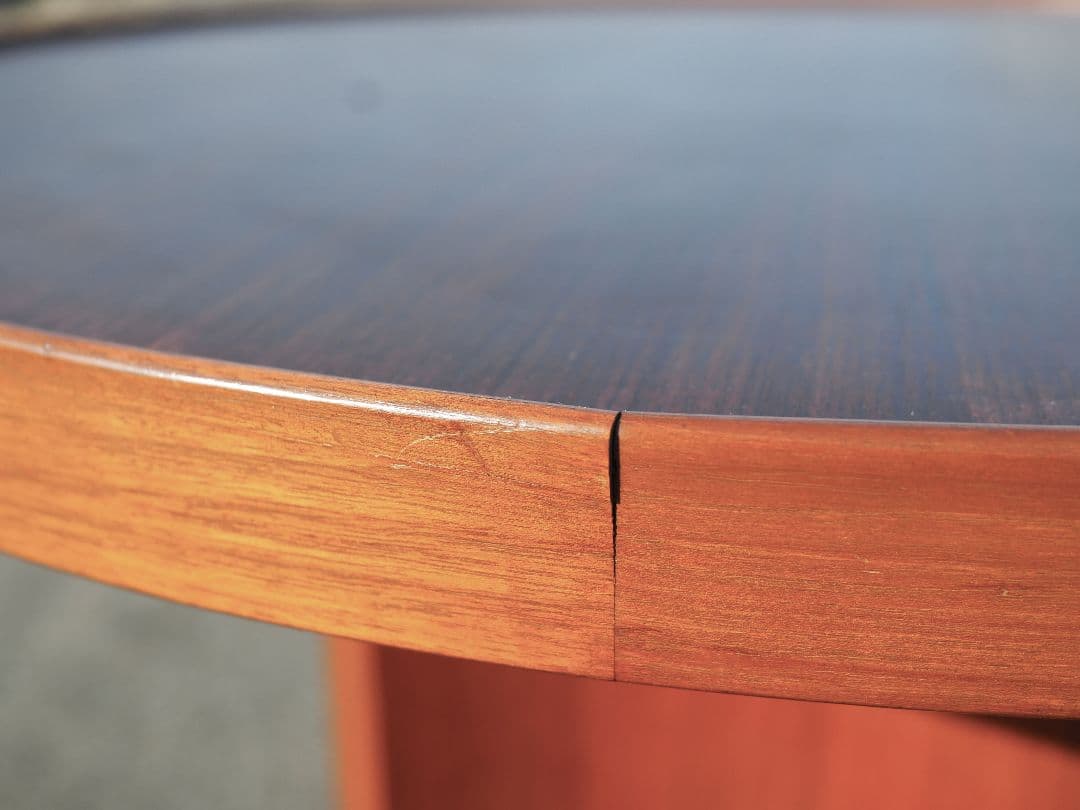 アイアンレッグラウンドハイテーブル