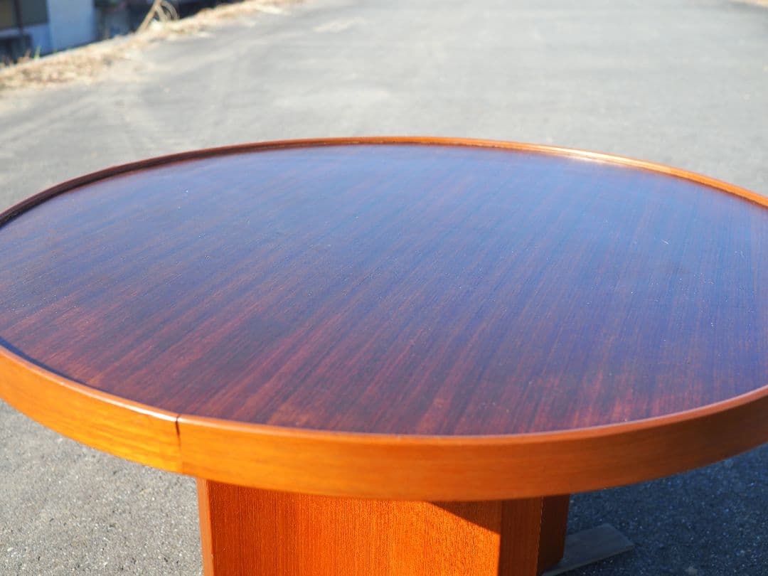 アイアンレッグラウンドハイテーブル