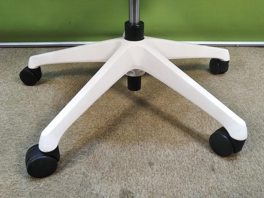 bm　オカムラ　シルフィーチェア　前傾機能　ハイバック　メッシュタイプ　中古