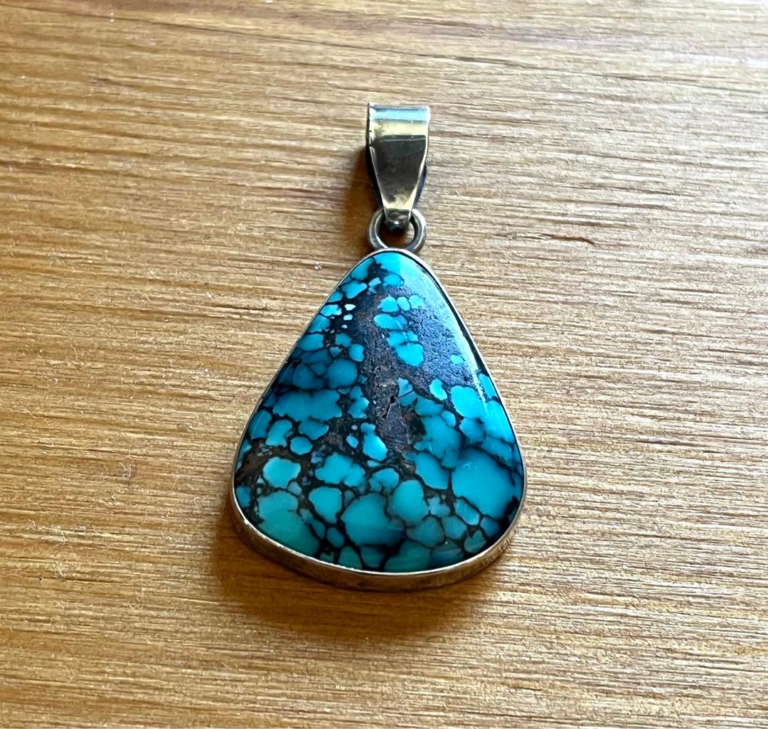 きれいなターコイズのペンダント　インディアンジュエリー　navajo ナバホ