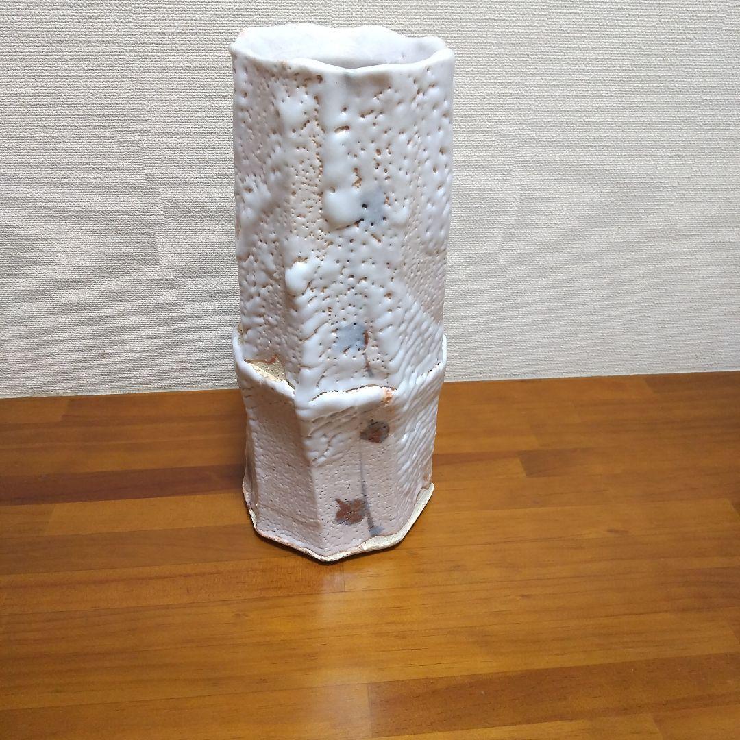 志野焼花入れ テクスチャー陶器花瓶 白色八角
