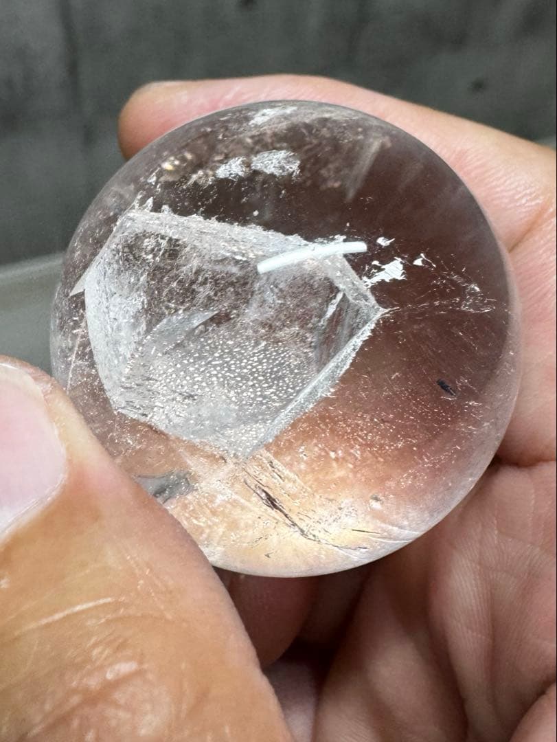 【極上品】高透明 クォーツインクォーツ スフィア（天然水晶・貫入水晶）