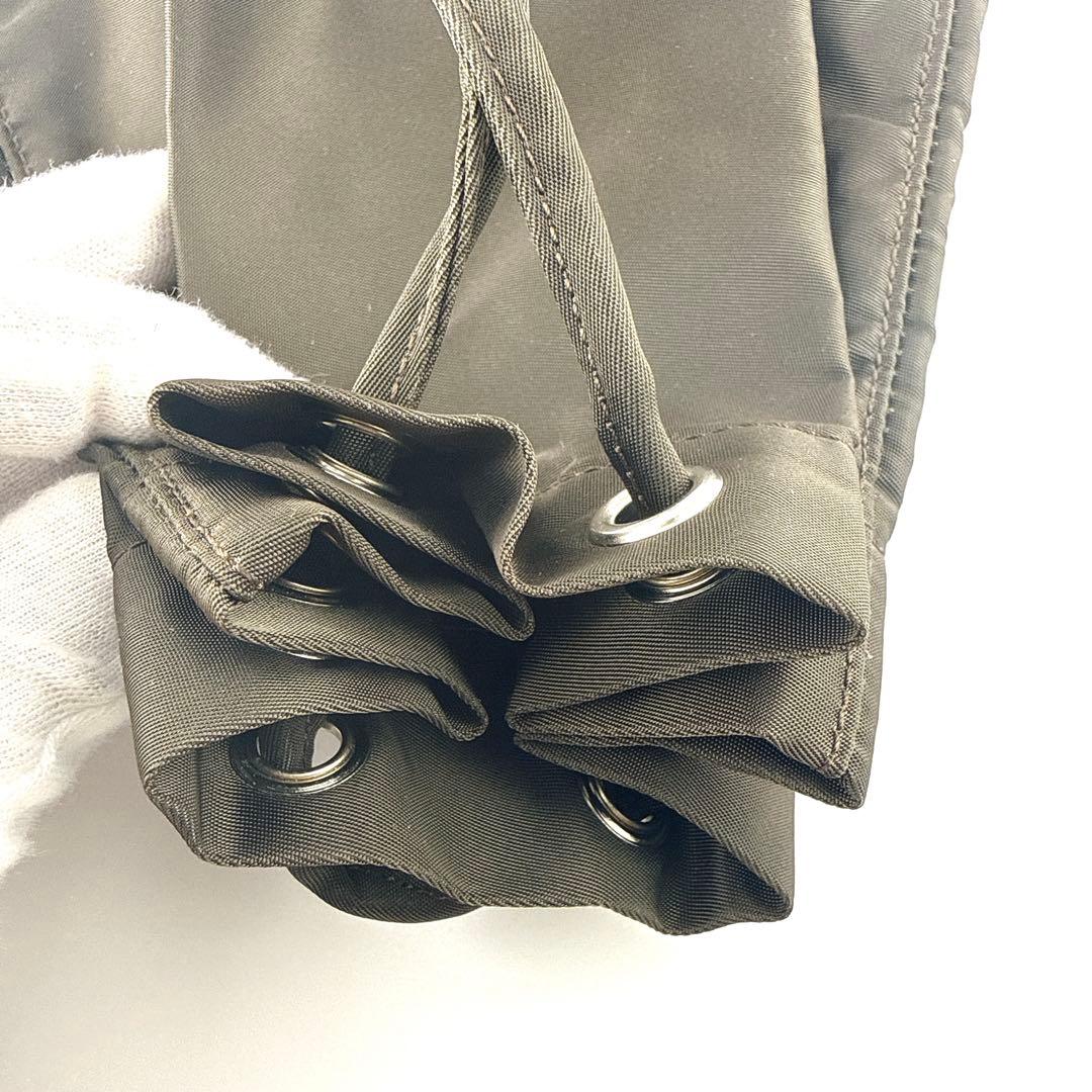 PRADA ナイロン 巾着ポーチ 三角ロゴ カーキ ブラウン MV369