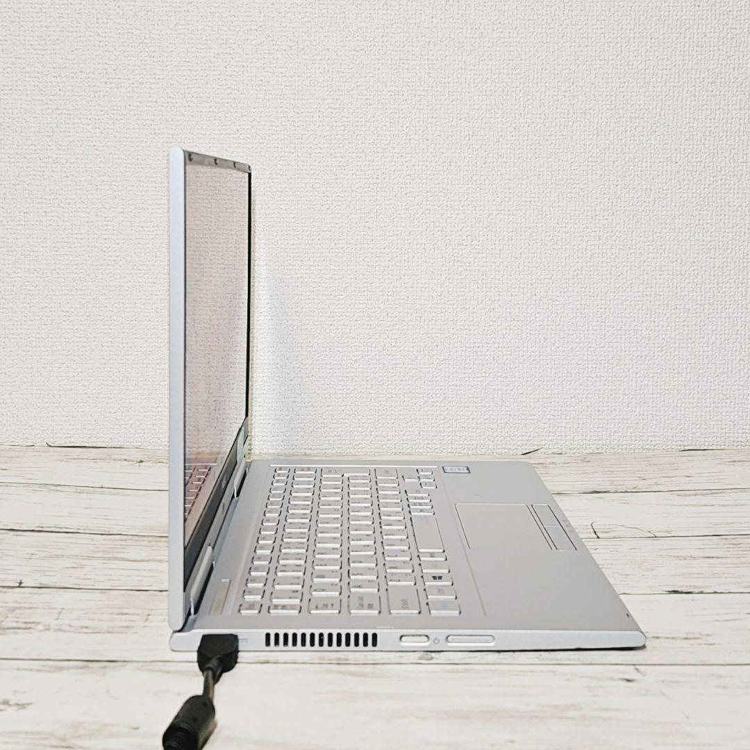 タッチパネルで操作OK♪タブレットPC 第8世代 Core i5 SSD カメラ