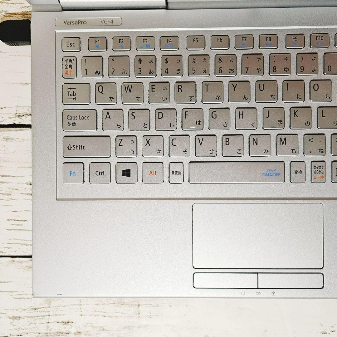 タッチパネルで操作OK♪タブレットPC 第8世代 Core i5 SSD カメラ