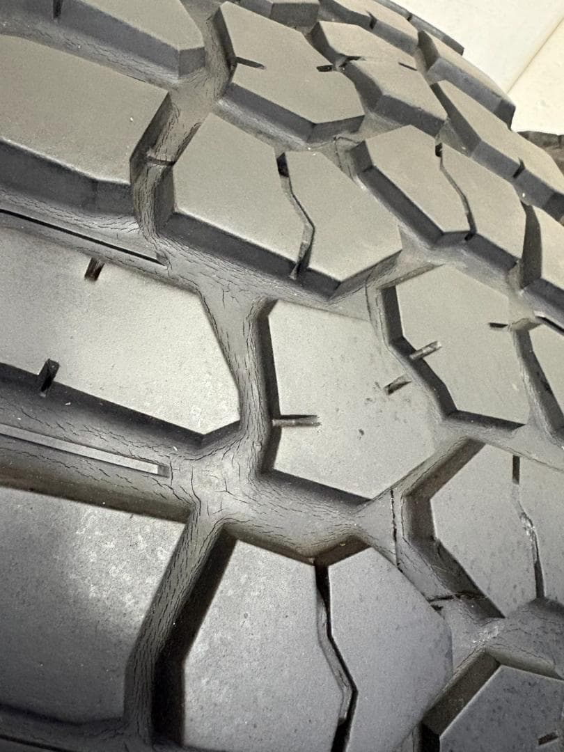 【訳あり特価】BFグッドリッチ マッドテレーン KM2 285/75R16 4本