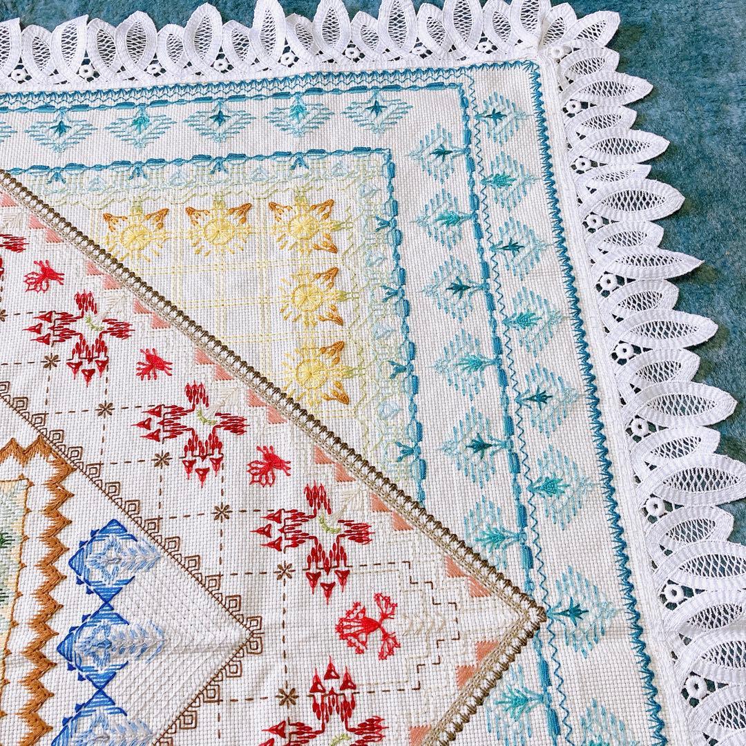 戸塚刺繍　テーブルクロス　テーブルセンター