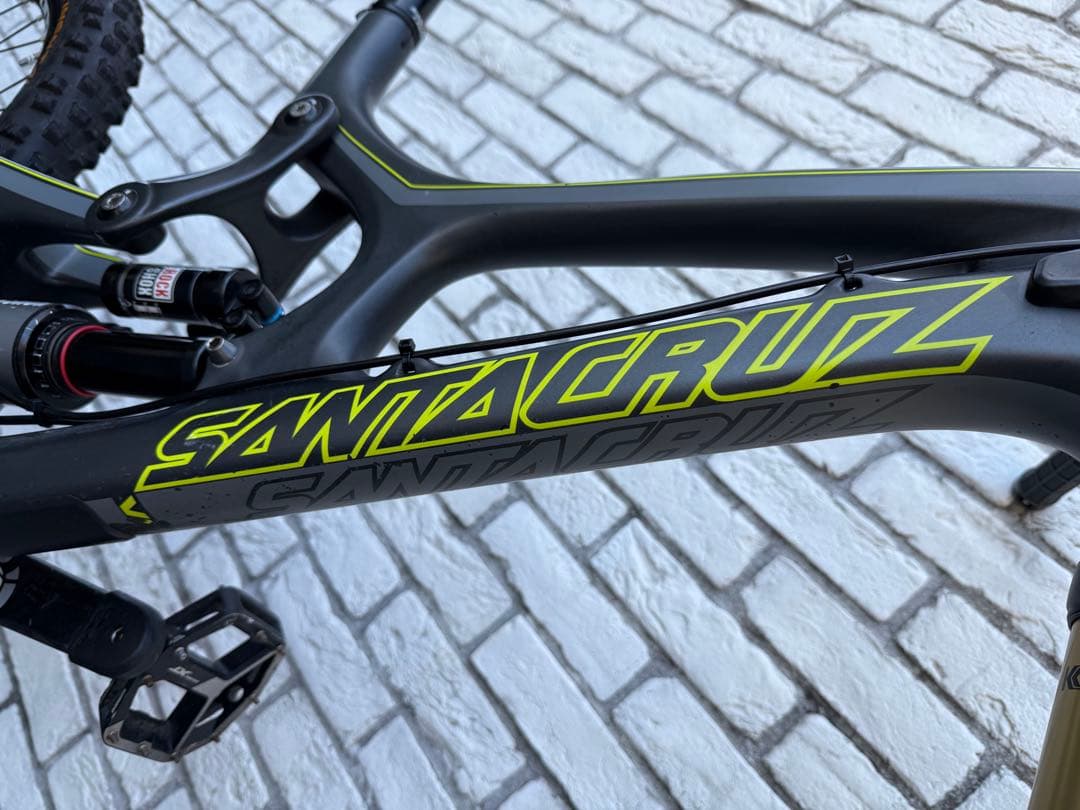 れん SANTA CRUZ V10.5 26 inch Sサイズ