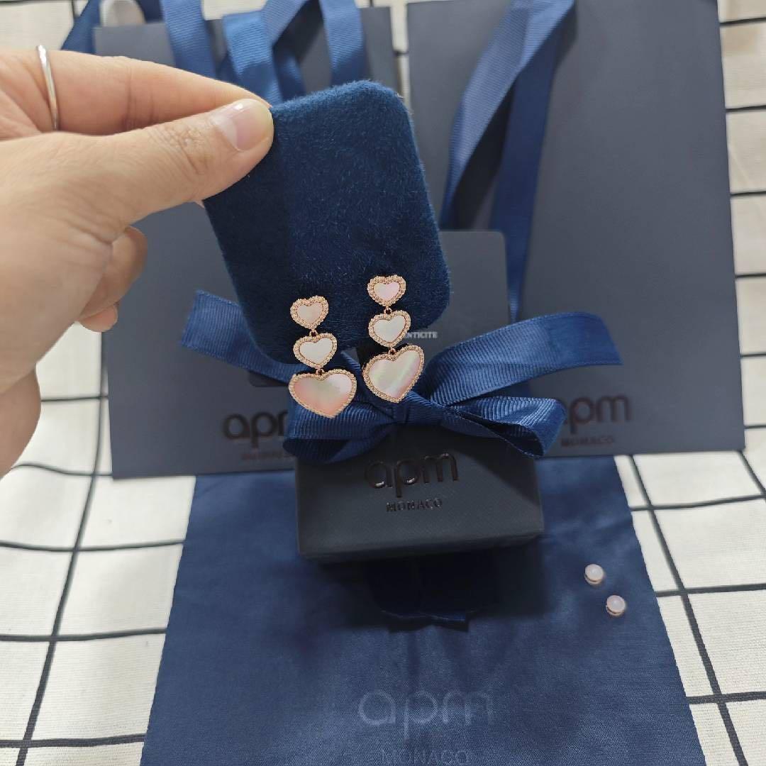 apm MONACO ハート型ピアス ギフトボックス付き