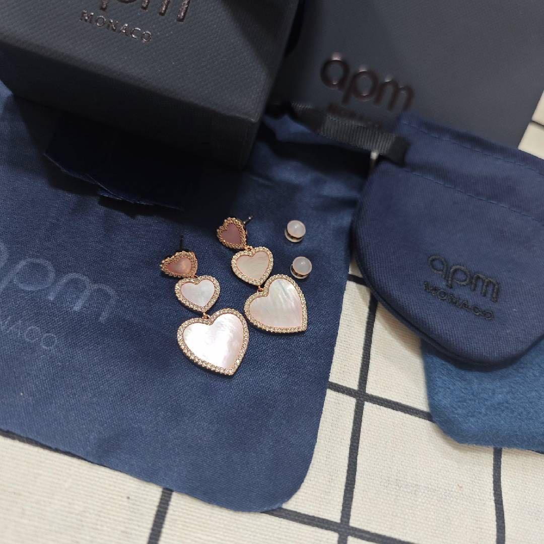 apm MONACO ハート型ピアス ギフトボックス付き