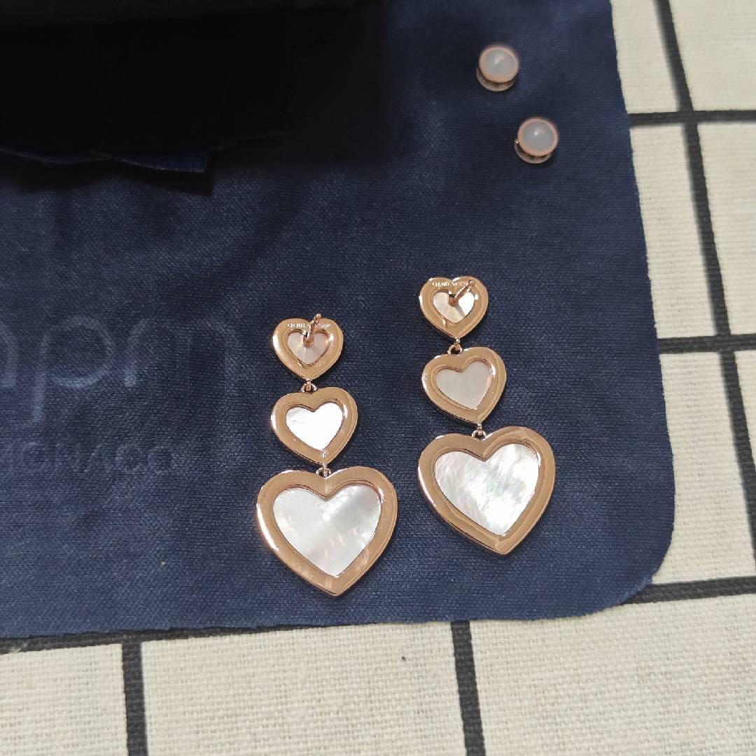 apm MONACO ハート型ピアス ギフトボックス付き