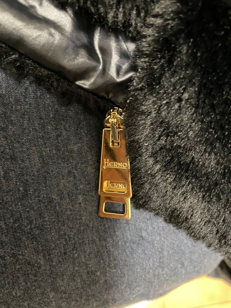 Herno ブラック エコファーダウンジャケット40