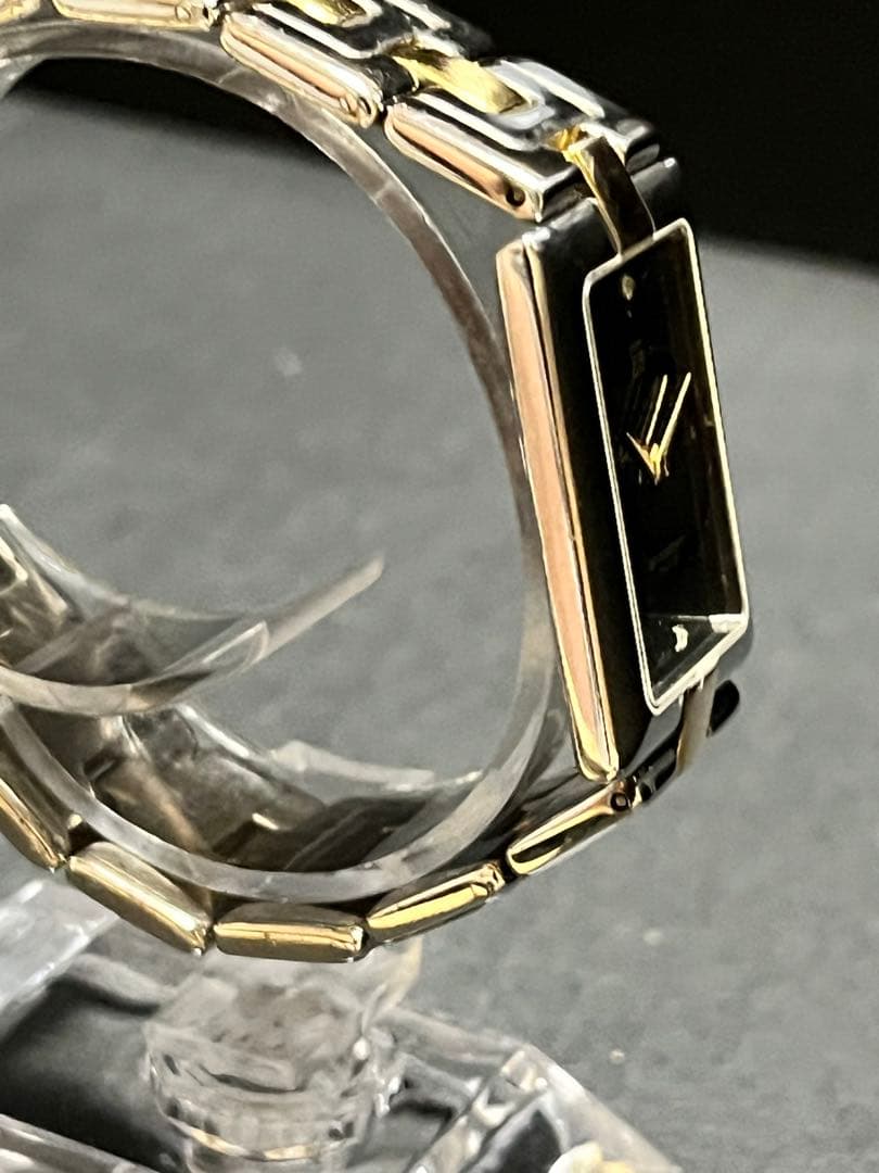 ★超絶美品　ジバンシー SS 石付　ブラック文字盤 レディース腕時計　動作良好