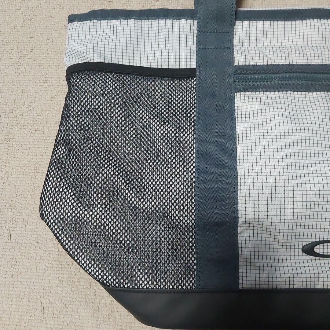 Oakley　FOS901984　ENHANCE LT TOTE WHITE