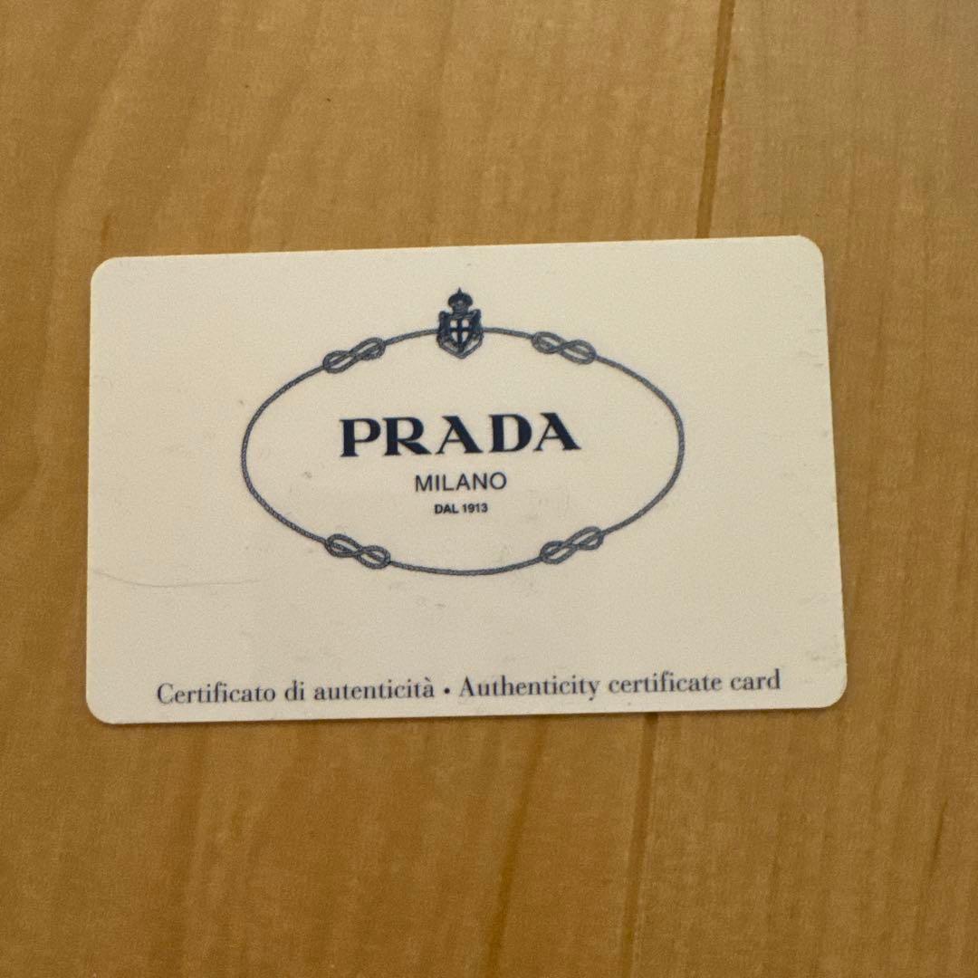 ✨特価✨ プラダ 折り財布 二つ折り 金ロゴ 型押し サフィアーノ ブルー