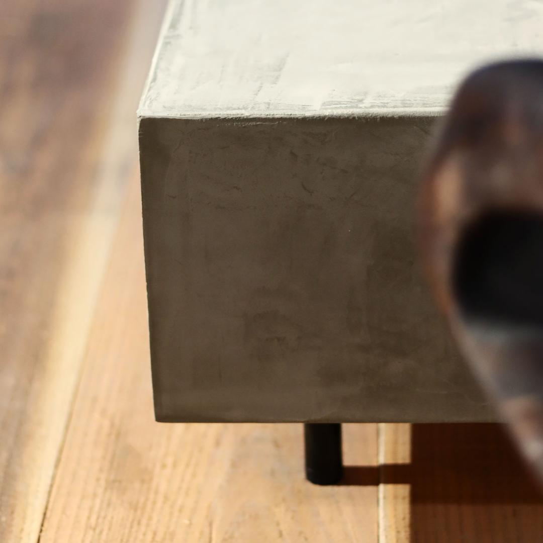 70cm角｜ボックステーブル｜ライトグレー｜薄塗りモルタル｜センターテーブル