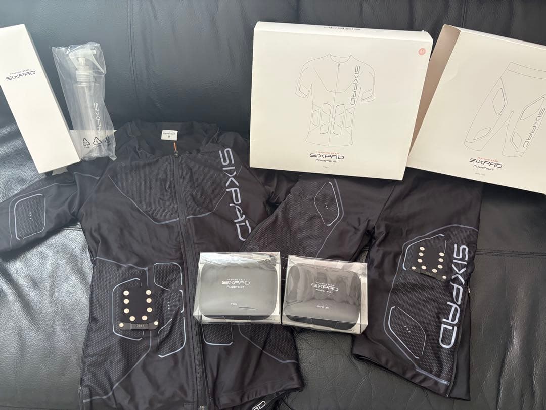 美品 SIXPADパワースーツ 上下セット レディース　Mサイズ 動作確認済