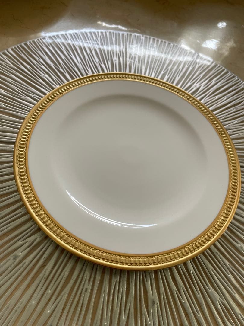 大倉陶園クラウンエンボスプレート ゴールド縁取り 約20cm