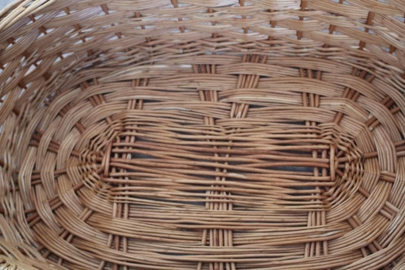 イギリス　アンティーク風な柳のベッド　犬用　猫　ペット用ベッド　バスケット