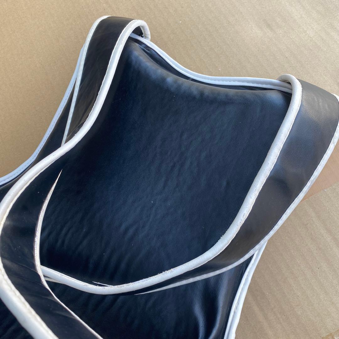 ISAMI キックミット 黒/白