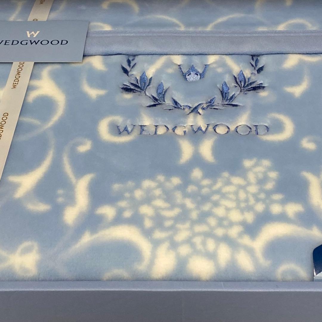 未使用　 アクリルニューマイヤー毛布　西川　140×200㎝