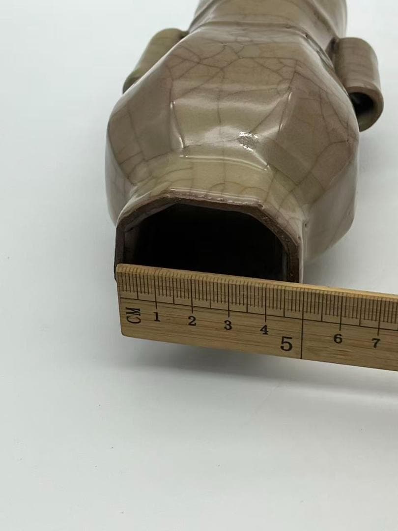 南宋時代 青磁 南宋官窯 米色青磁瓶 貫耳瓶 【旧家蔵出し】希少貴重(A-86)