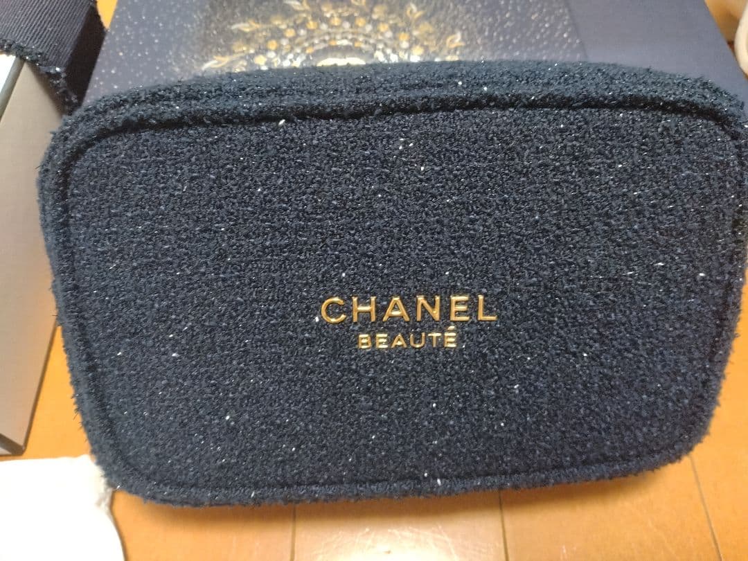 CHANEL ホリデー2025ポーチ　巾着　チャーム付きサンプル　3点セット