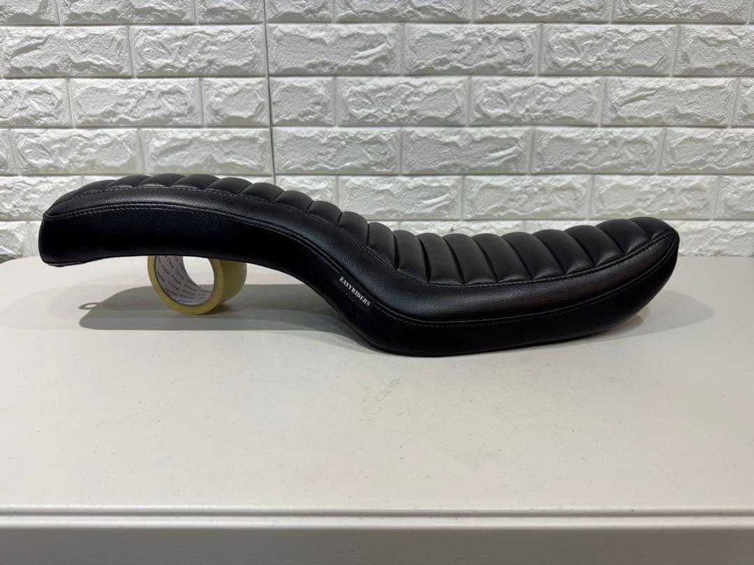 イージーライダース　スポーツスター　ハーレー　XL 883 コブラ　シート