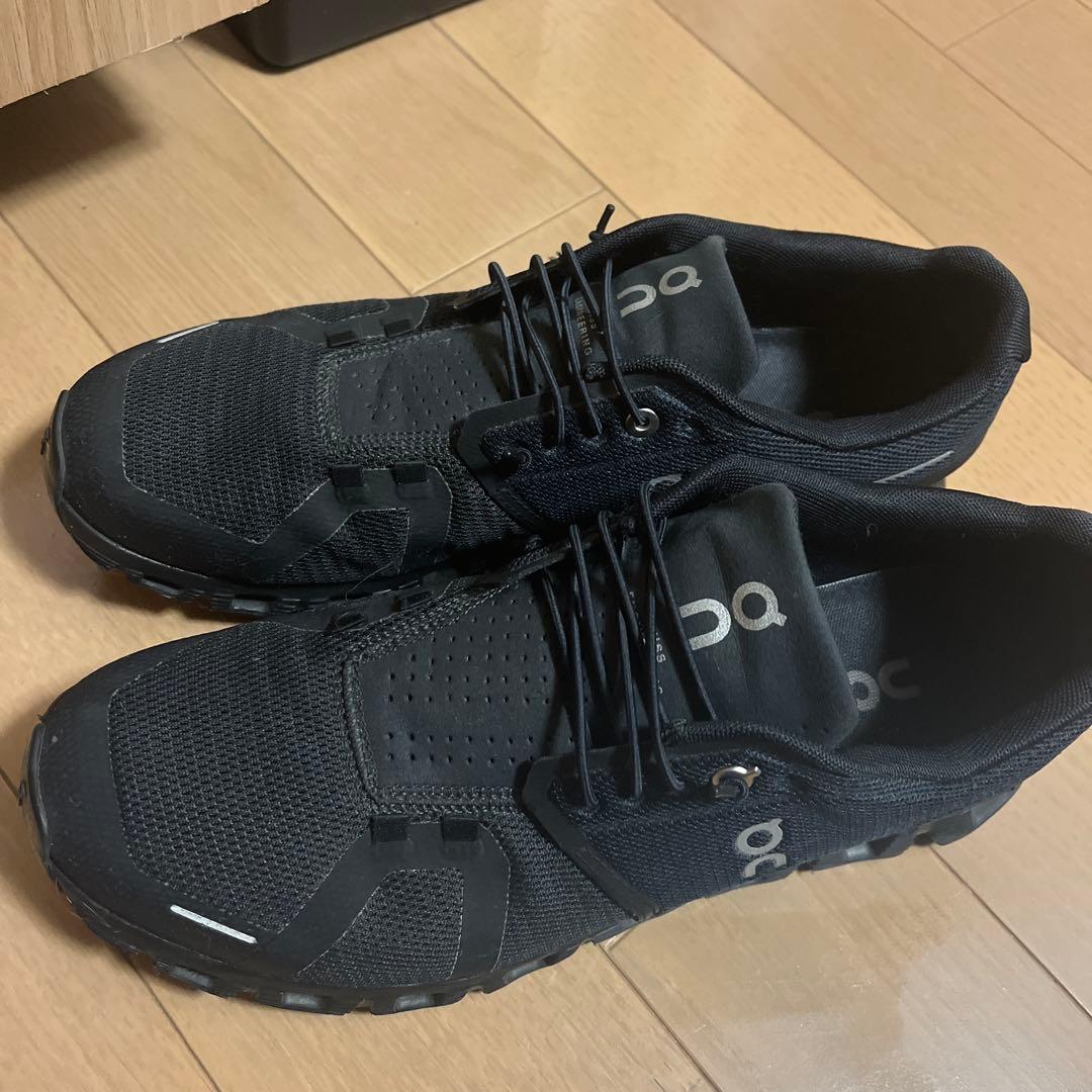 On ランニングシューズ ブラック 28cm