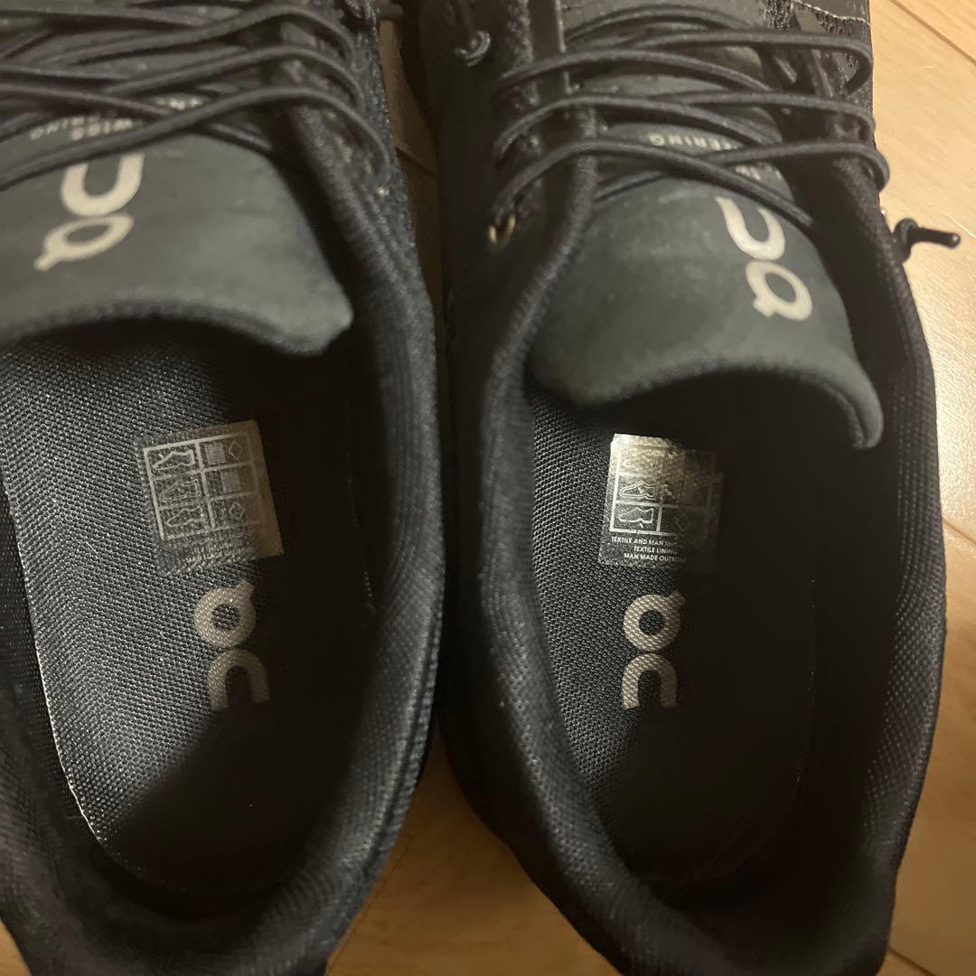 On ランニングシューズ ブラック 28cm