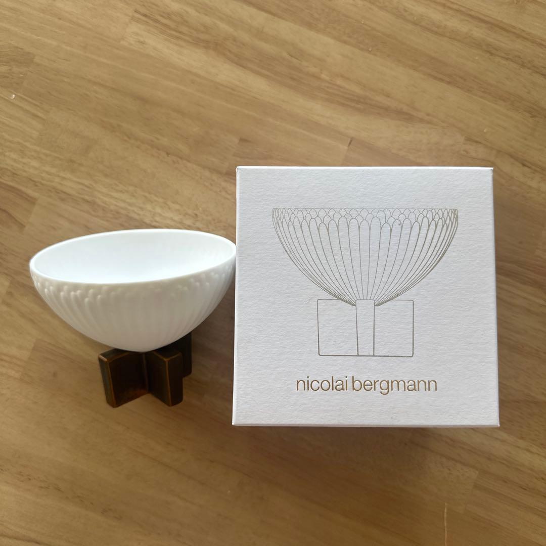 SALE【未使用】ニコライバーグマンクリサンサマム ベース small 有田焼