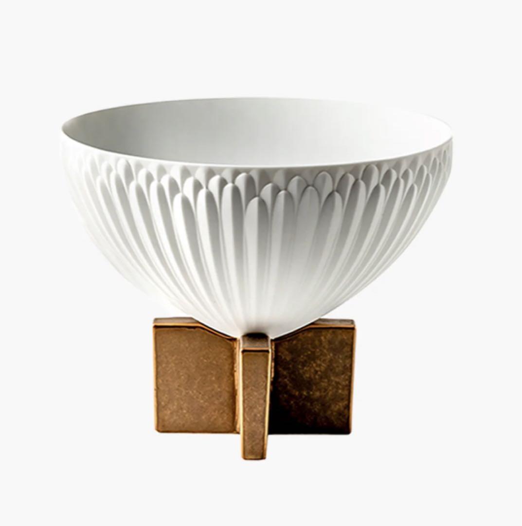 SALE【未使用】ニコライバーグマンクリサンサマム ベース small 有田焼