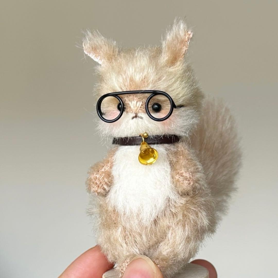 ミニミニぬいぐるみ リスちゃん ミルクティー 海外作家様 ハンドメイド 部屋飾り