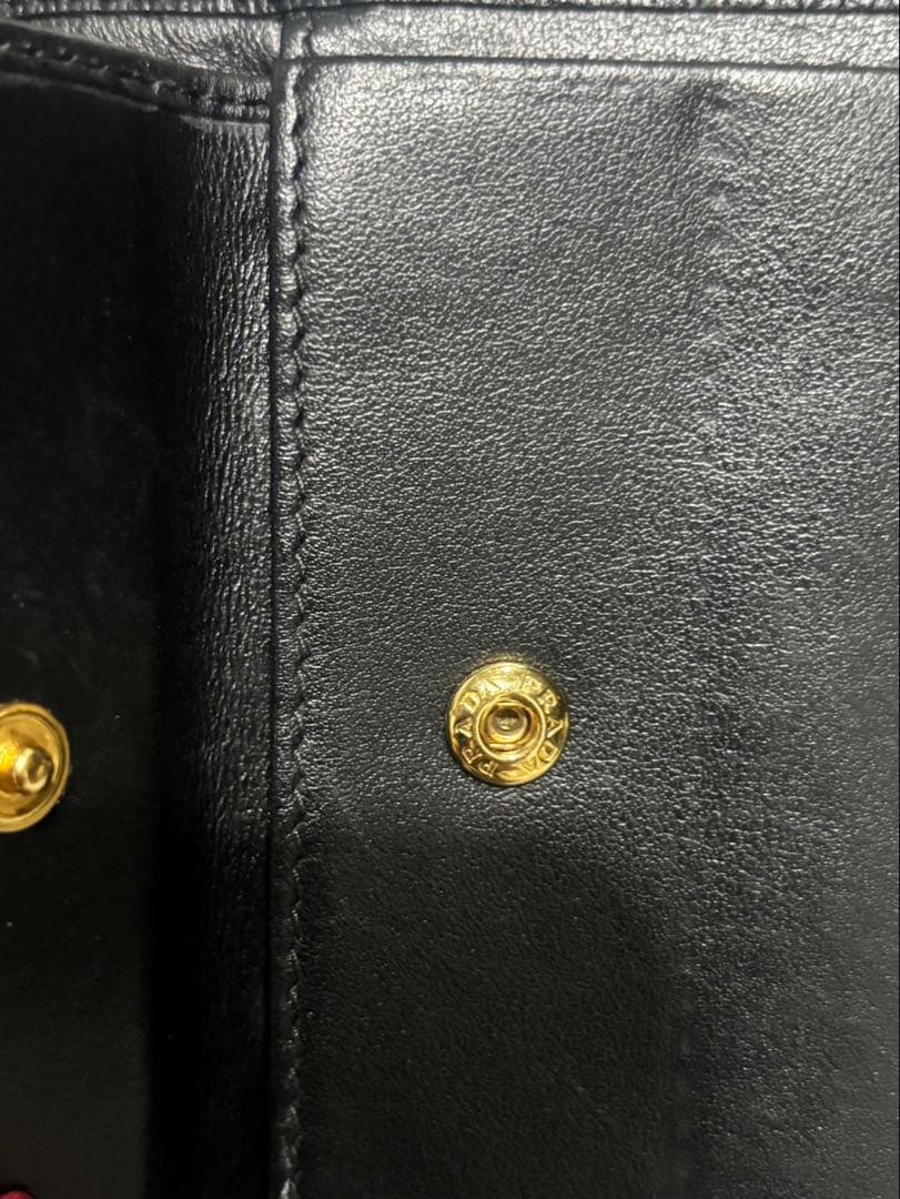 PRADA ブラック 三つ折り財布（ギャランティ付き）