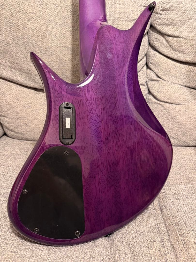 Legator HB5SS 5弦ベース