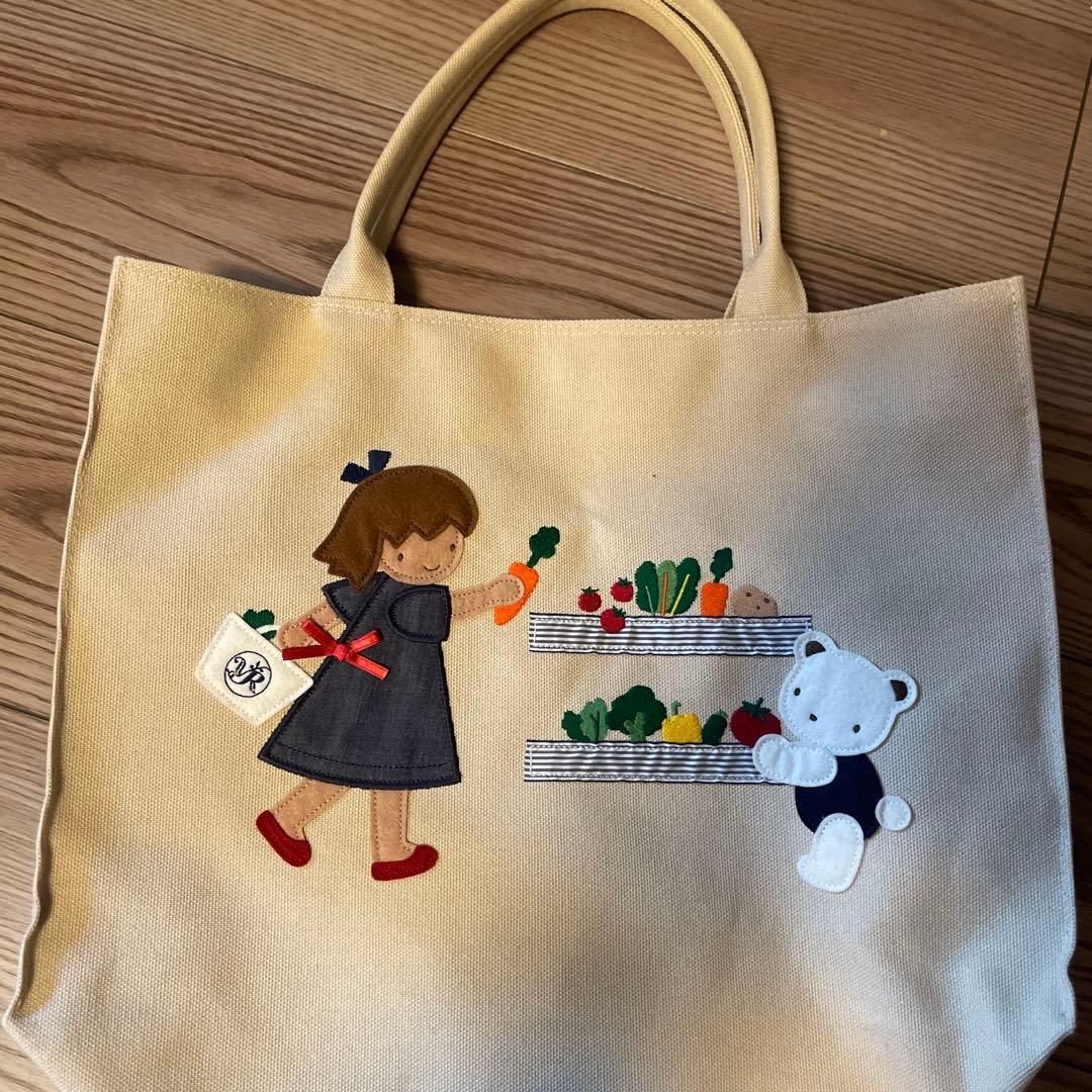 【美品】familiar×kowa コラボ お野菜刺繍　帆布バッグ